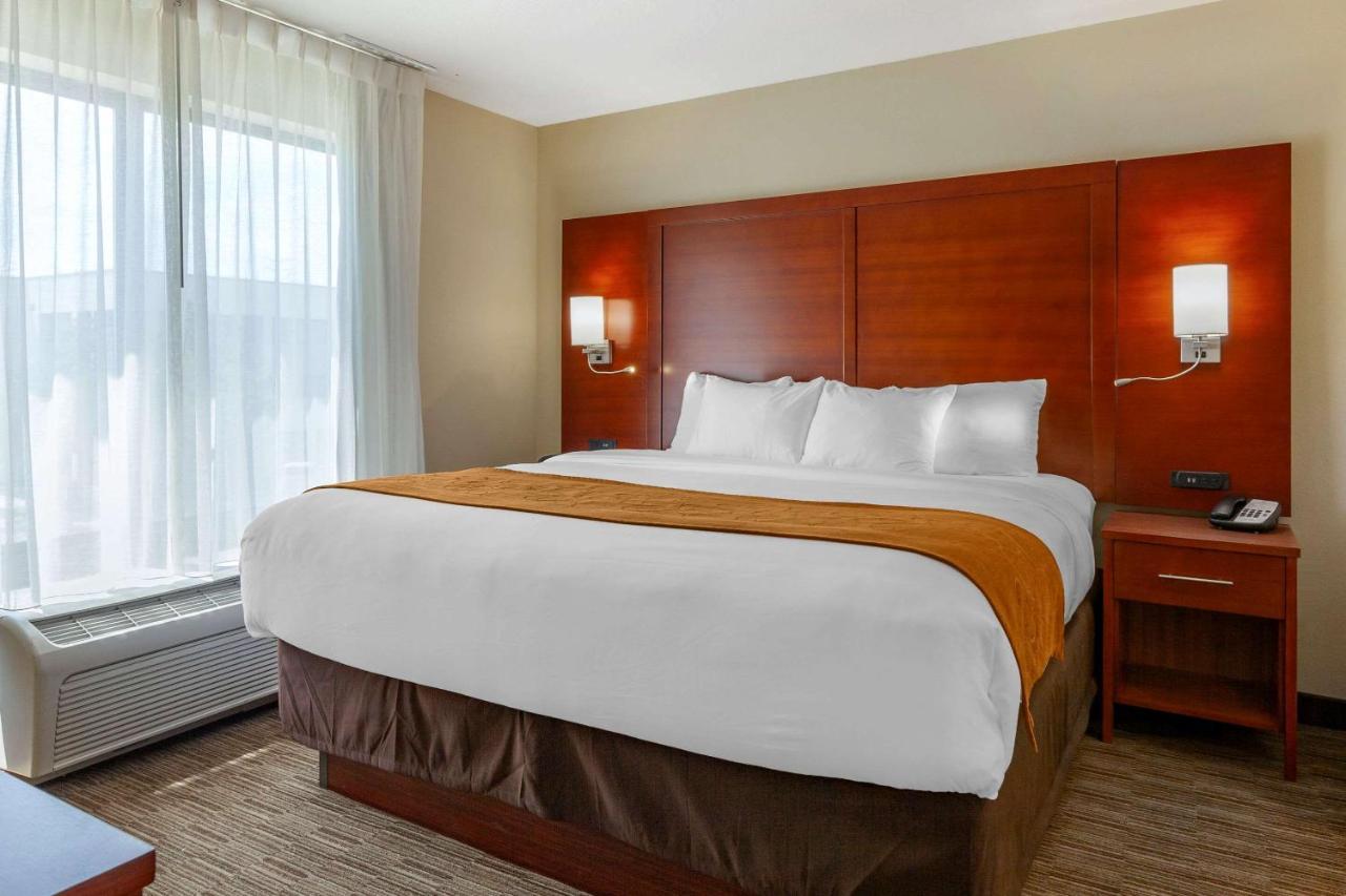 אושקוש Comfort Suites מראה חיצוני תמונה
