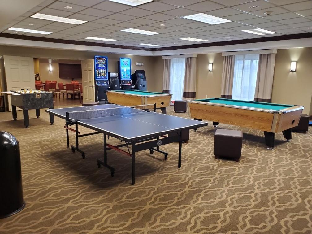 אושקוש Comfort Suites מראה חיצוני תמונה