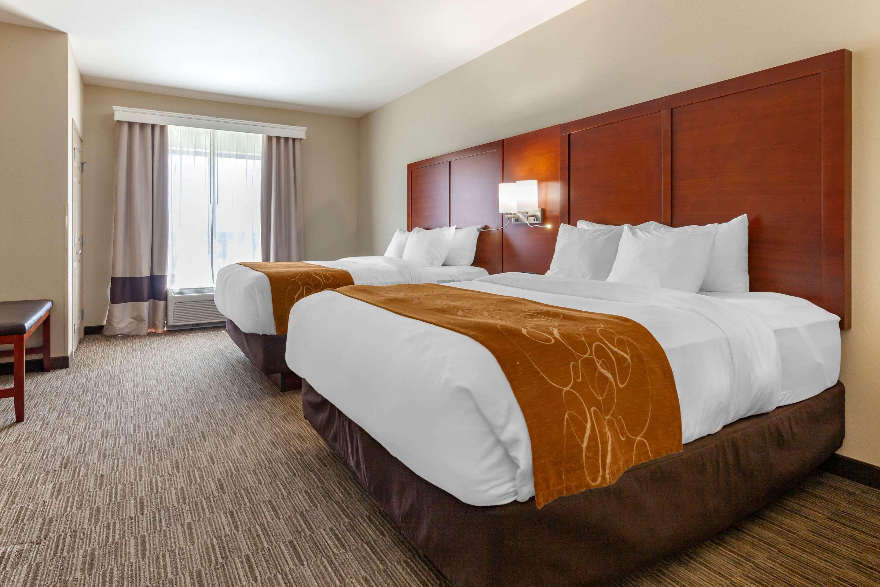 אושקוש Comfort Suites מראה חיצוני תמונה