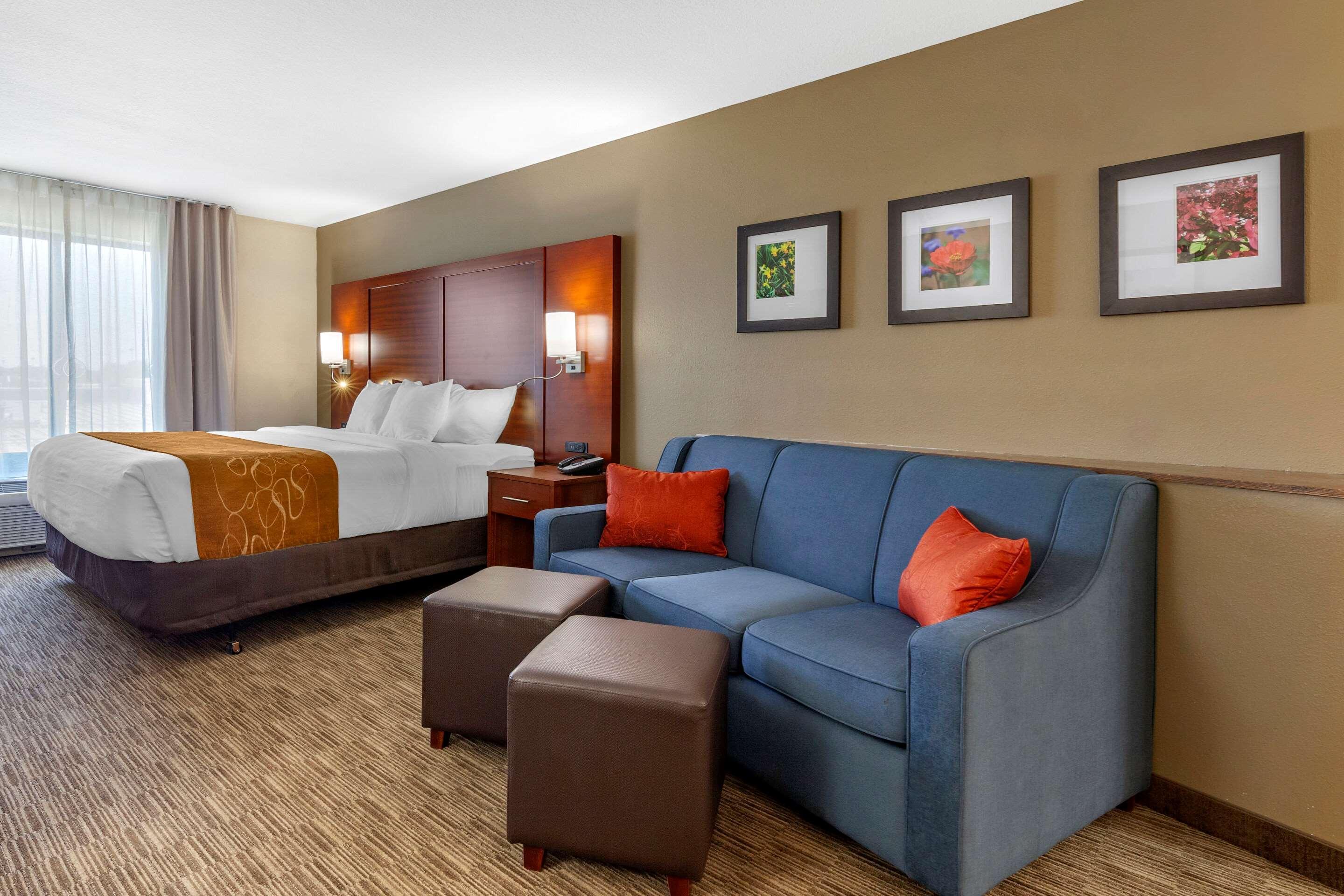 אושקוש Comfort Suites מראה חיצוני תמונה