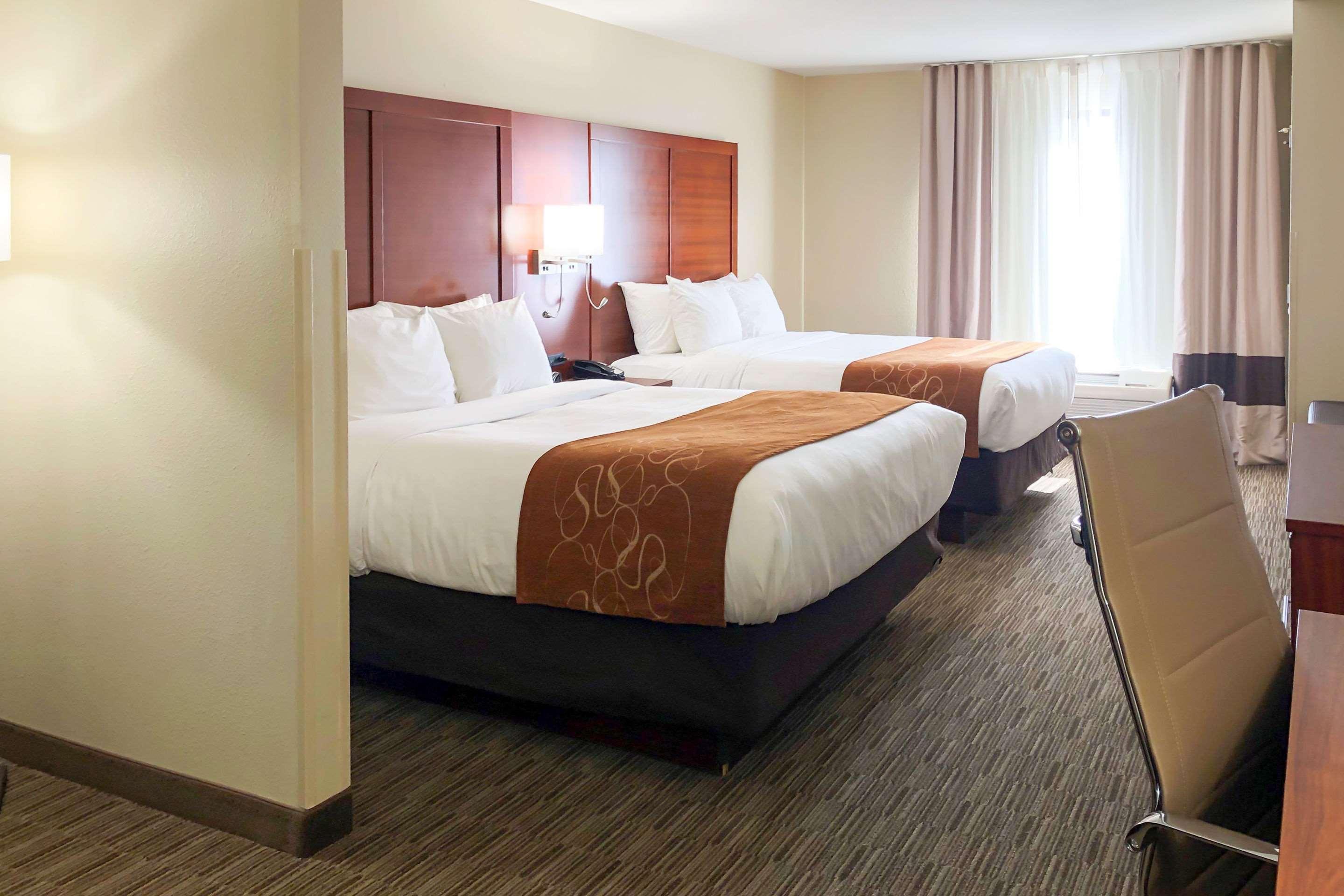 אושקוש Comfort Suites מראה חיצוני תמונה