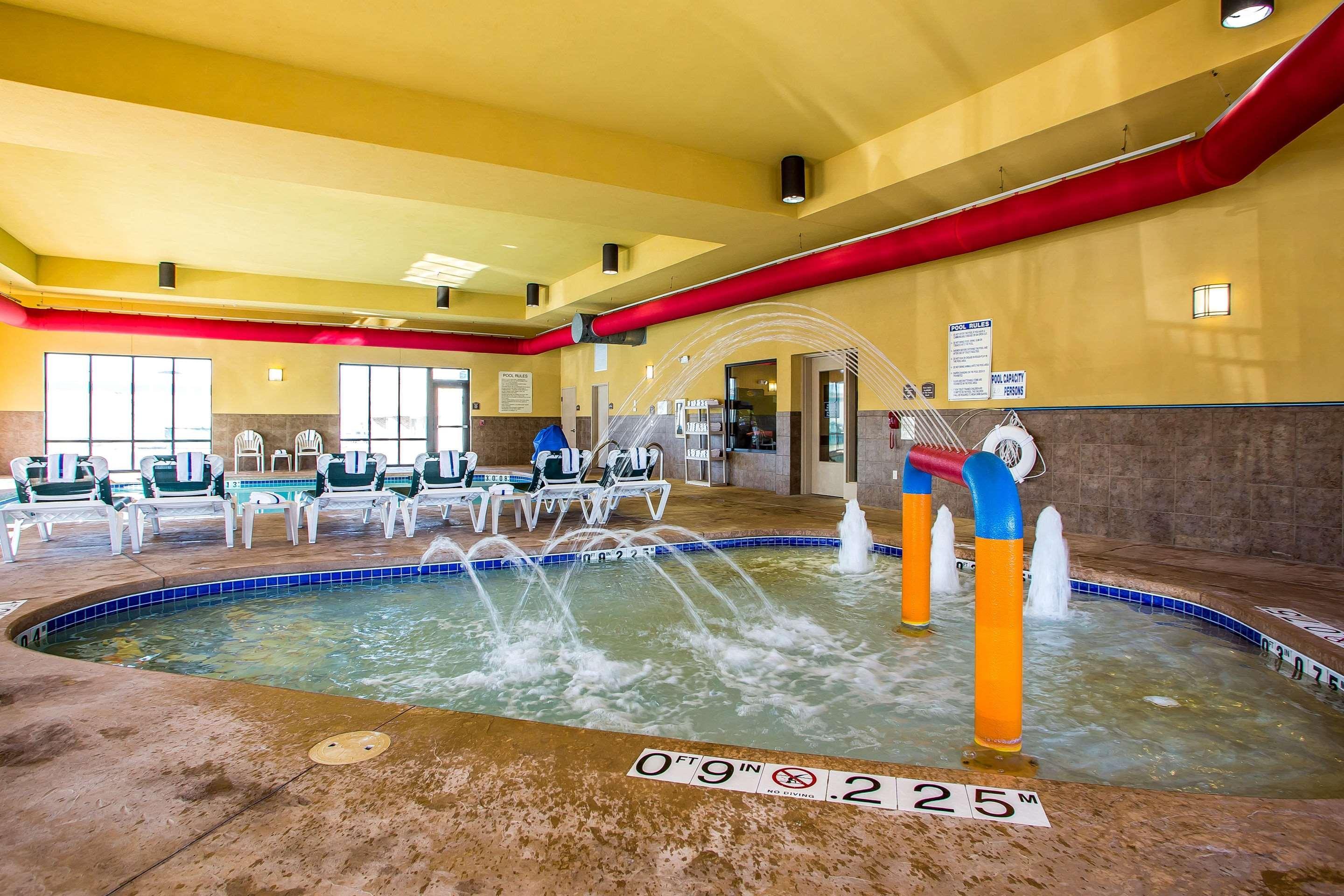אושקוש Comfort Suites מראה חיצוני תמונה