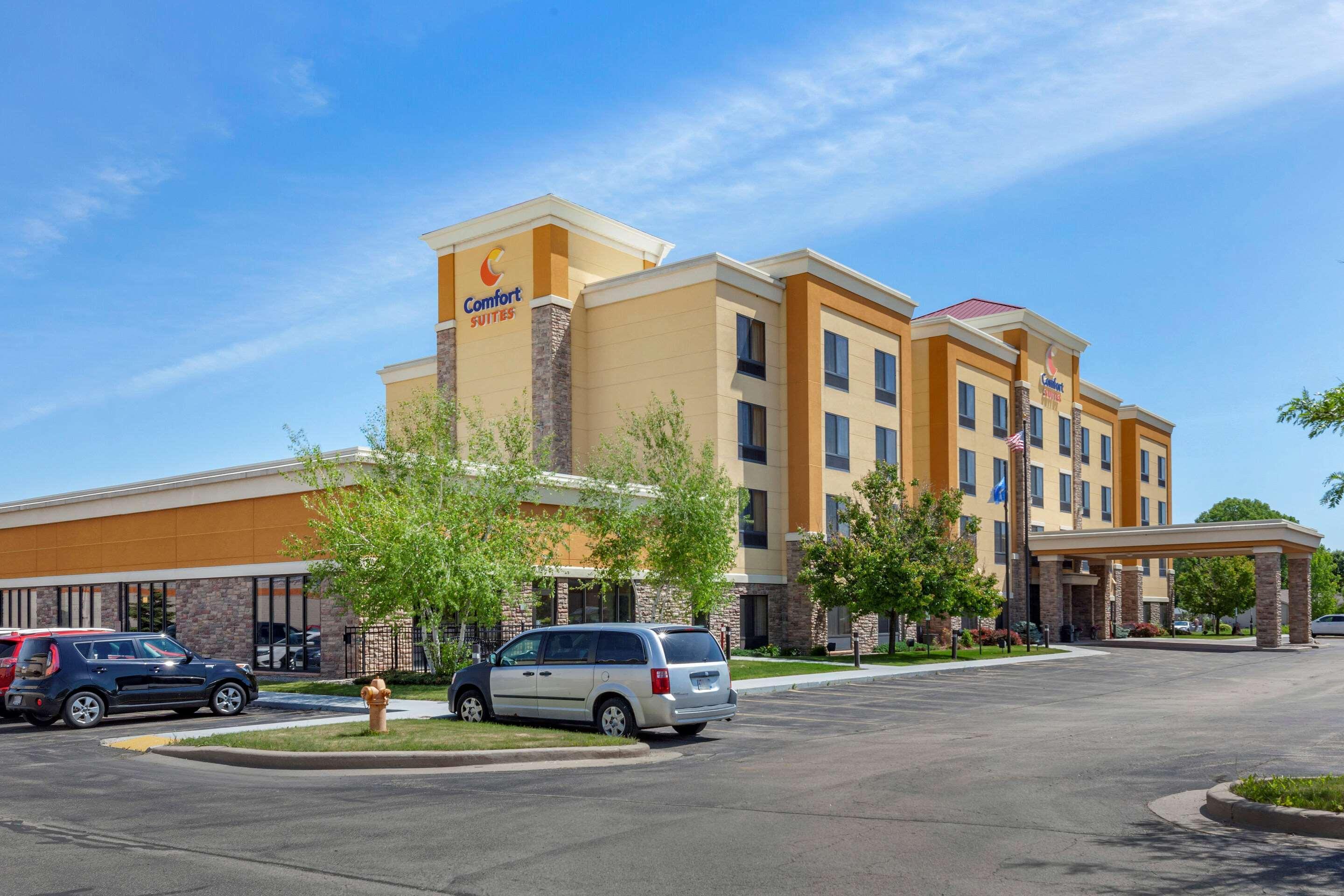 אושקוש Comfort Suites מראה חיצוני תמונה