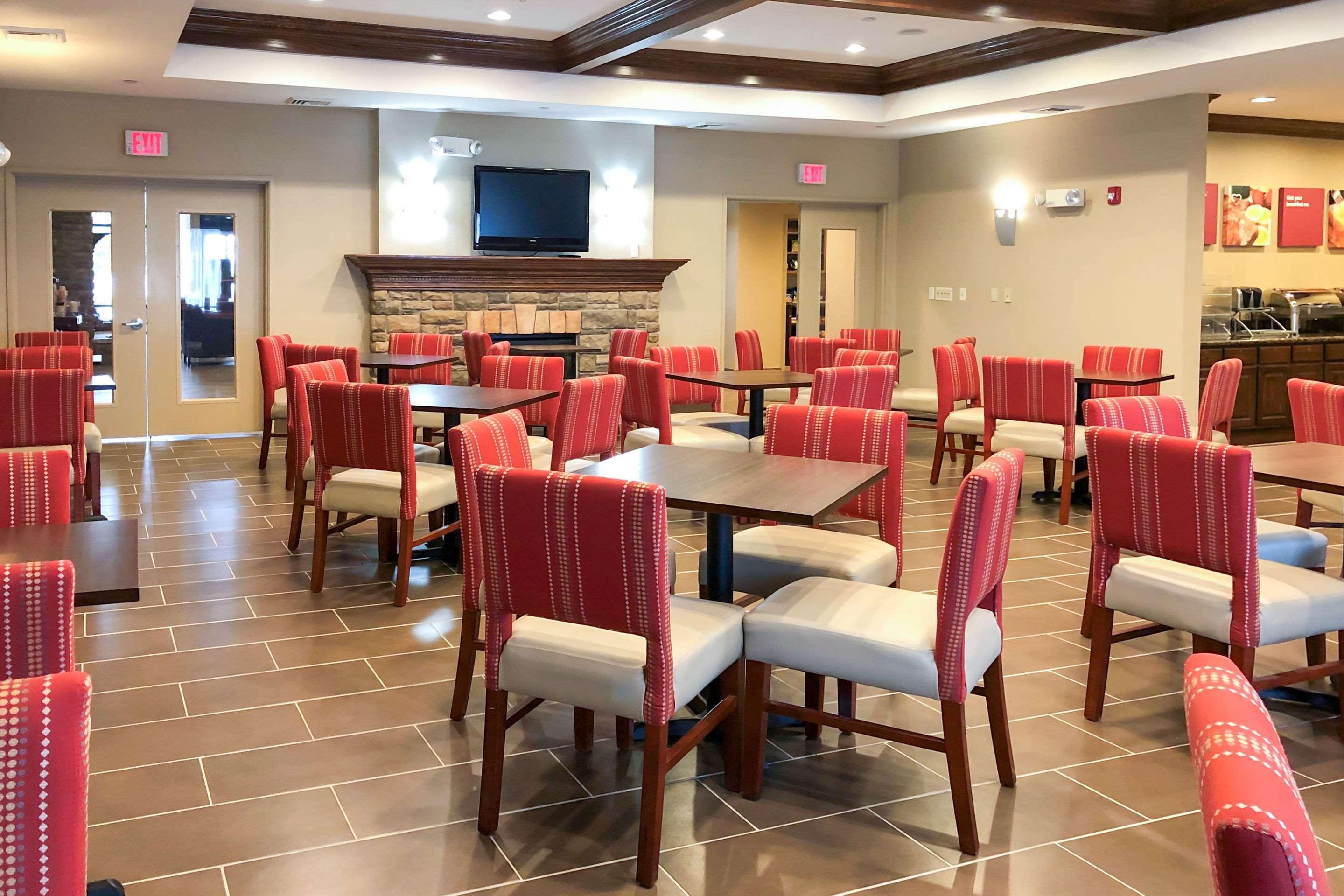 אושקוש Comfort Suites מראה חיצוני תמונה