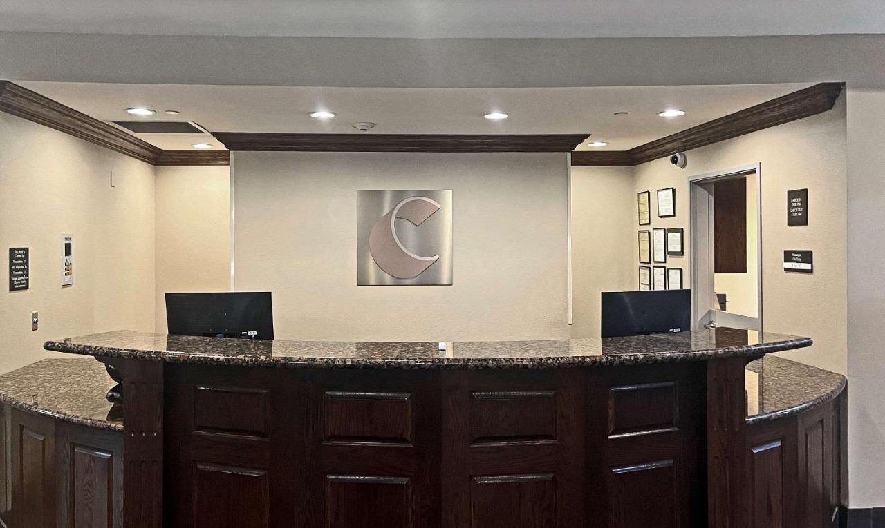 אושקוש Comfort Suites מראה חיצוני תמונה
